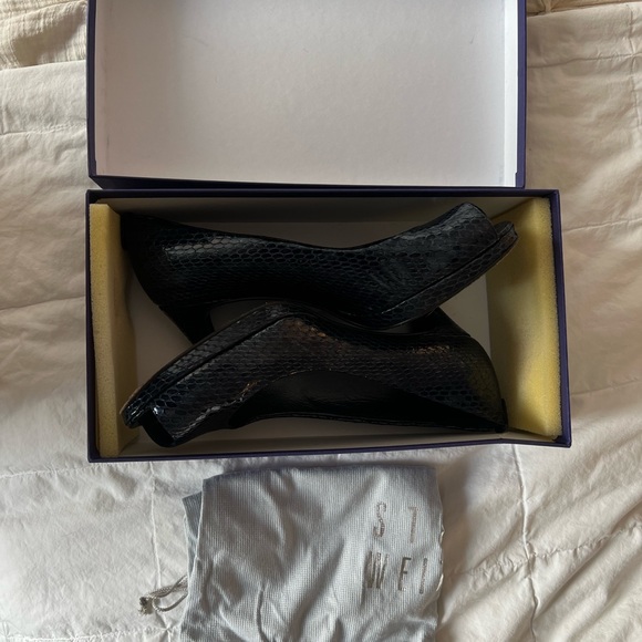 STUART WEITZMAN Plainfield Open Toe Navy Sea Crystal Snake Pumps - Picture 9 of 11